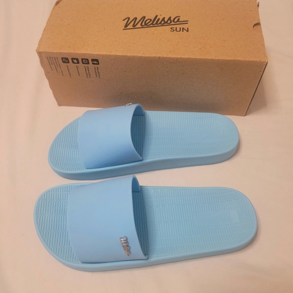 Melissa light blue slides